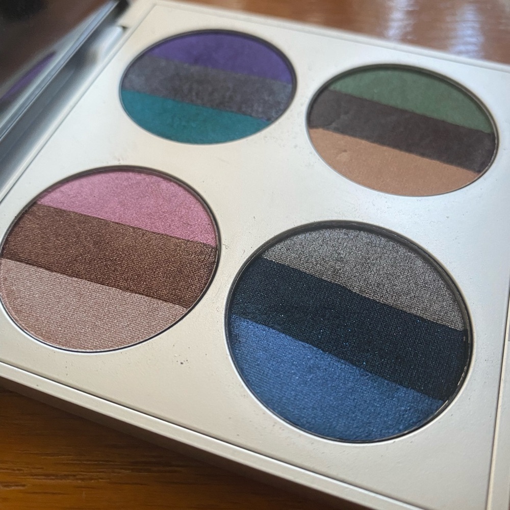 {stila} 🆕 limited edition Barbie loves stila all doll’d up eyeshadow palette